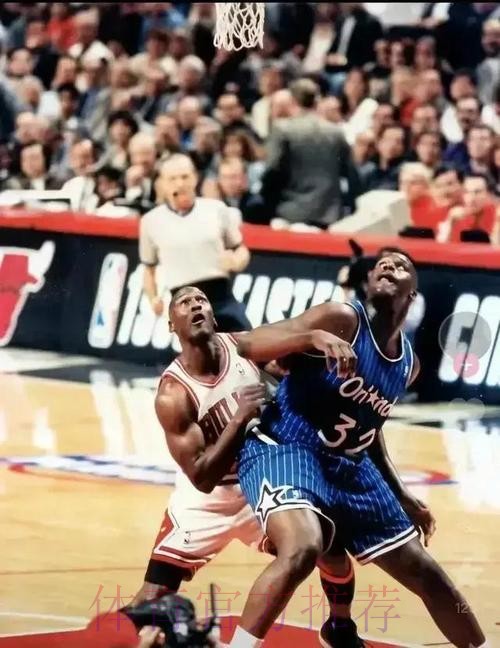 巅峰乔丹遇到新秀奥尼尔,轰下64分6篮板5抢断,奥尼尔什么表现? 巅峰乔丹遇到新秀奥尼尔,轰下64分6篮板5抢断,奥尼尔什么表现?